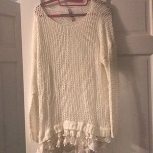 Knitted long sleeve sweater